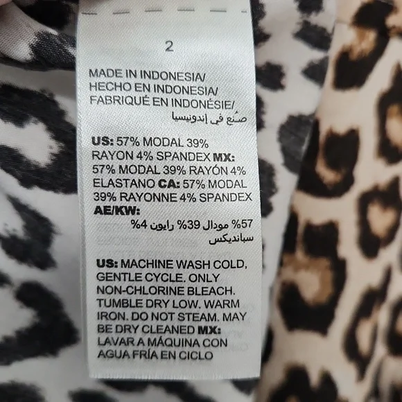 Chico's Animal Print Women's Button-Down Blouse Size 2 (US size Large) - Picture 8 of 9